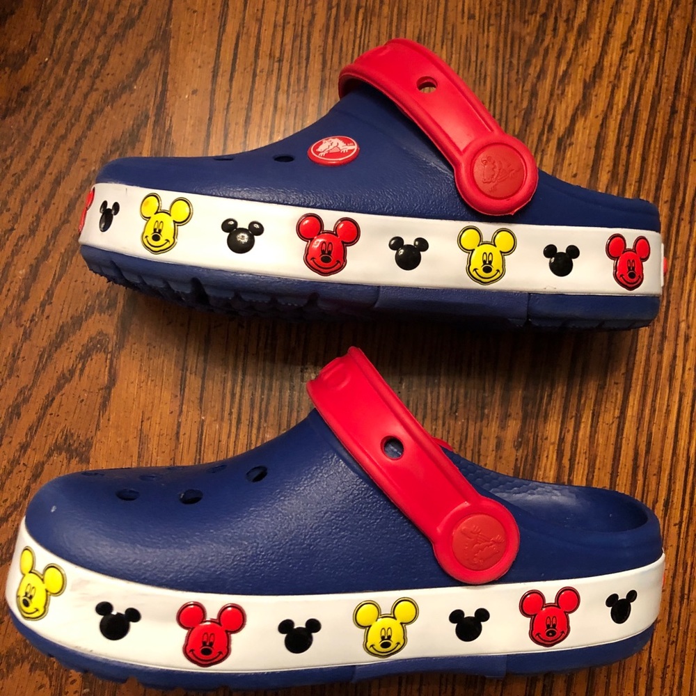 Kid’s sz 12 Disney Light-up Crocs, Minimal wear